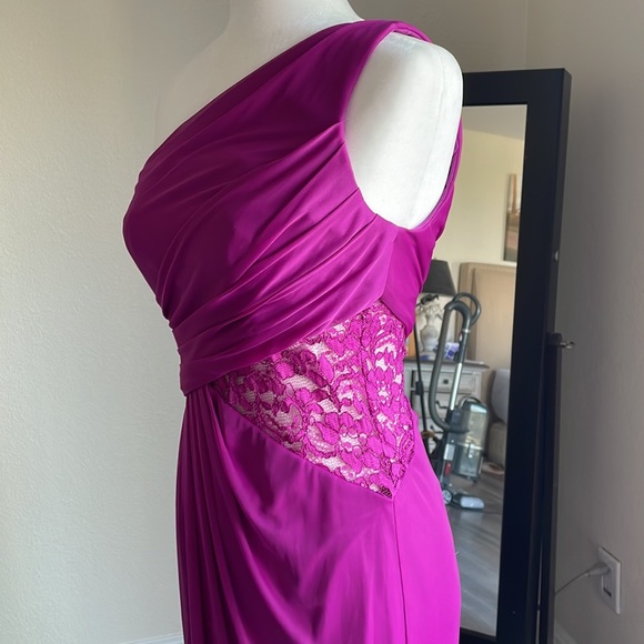 David’s Bridal pink bridesmaids dress - Picture 3 of 5